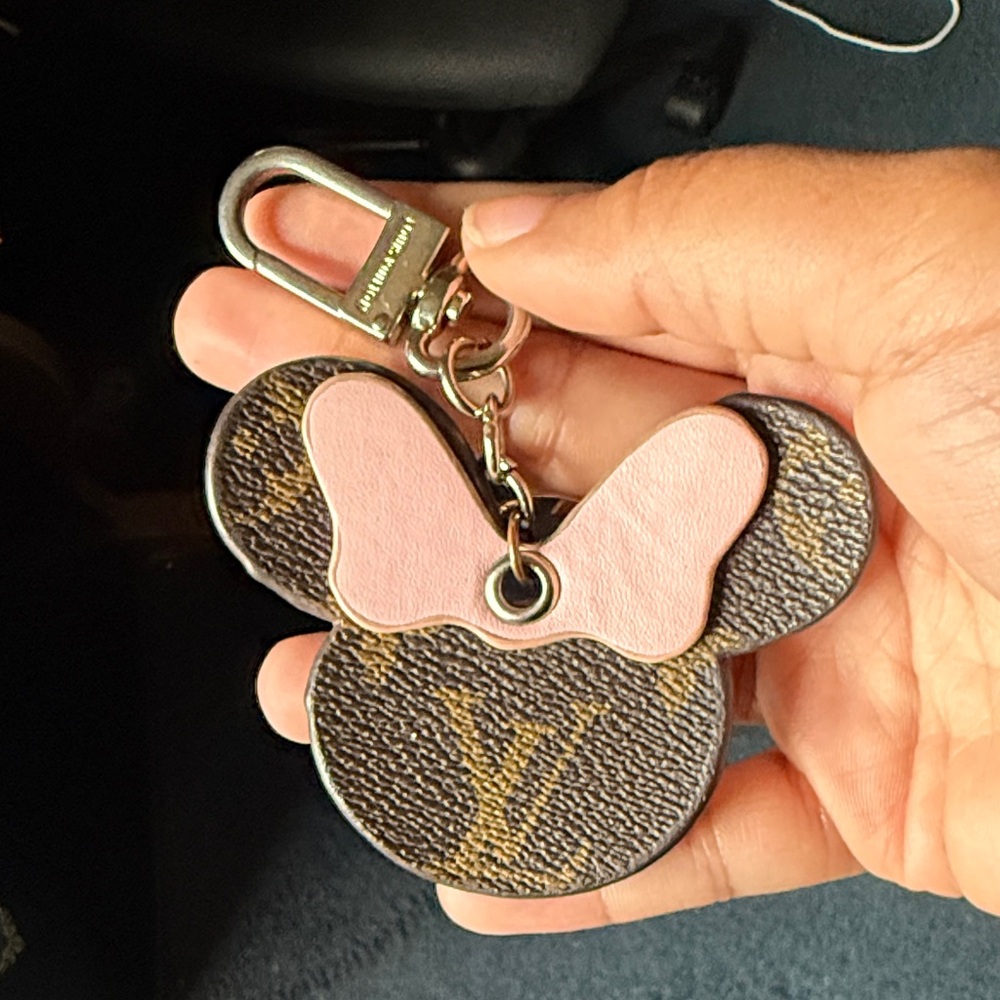Louis Vuitton Monogram Brown and Pink Key Holder Minnie Mouse